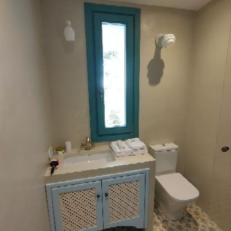 Trabajo de baño en microcemento realizado por CementDecor