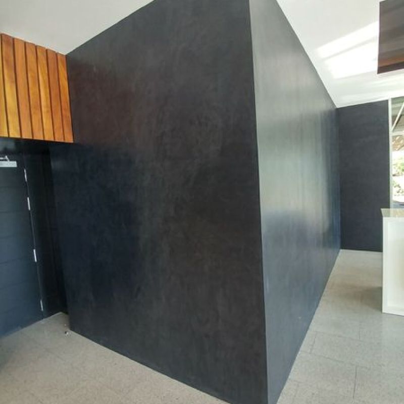 Pared de microcemento realizada con CementDecor